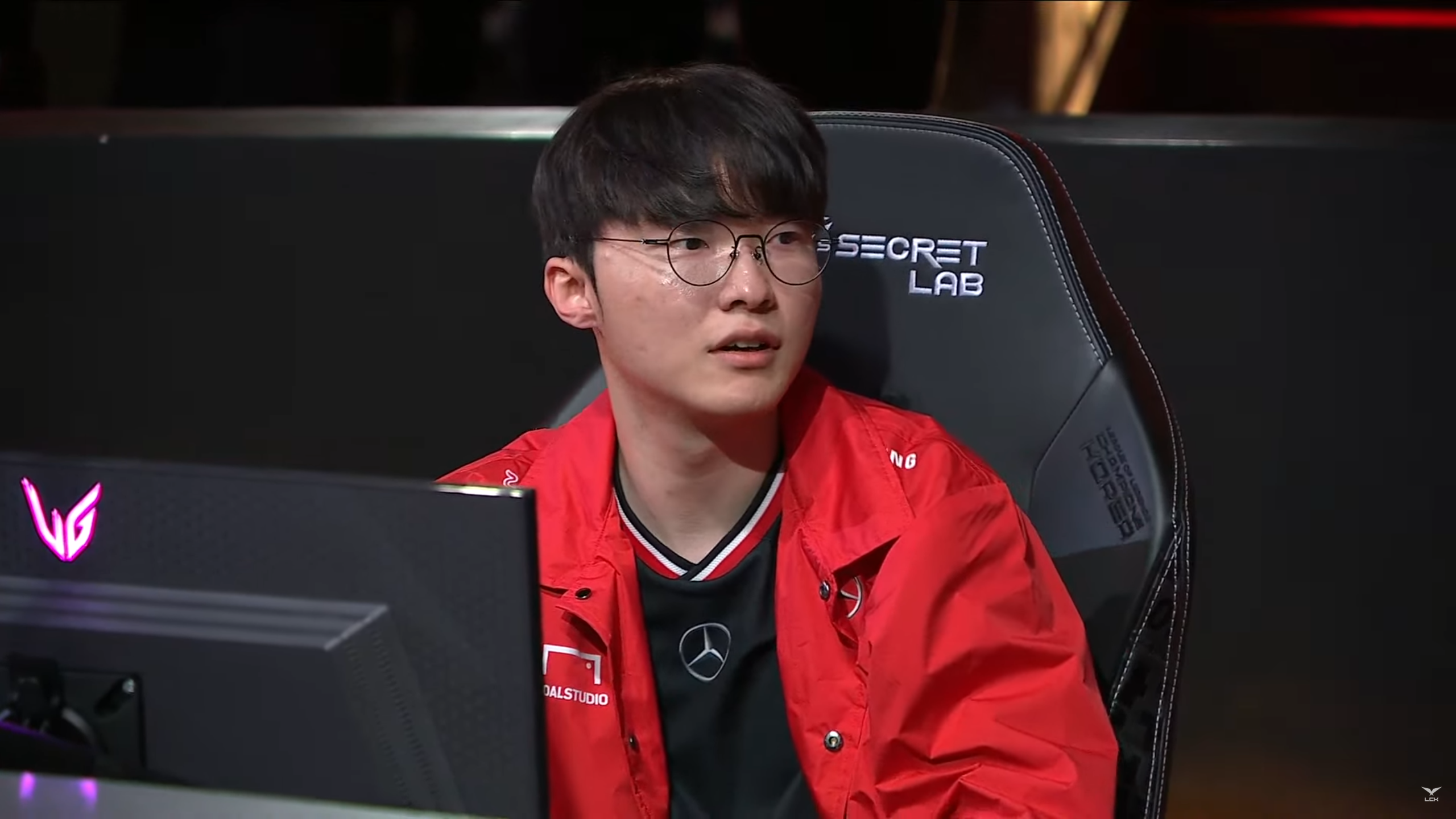  大比分获胜引爆全场！，Faker意外战胜美国队引发球迷热议