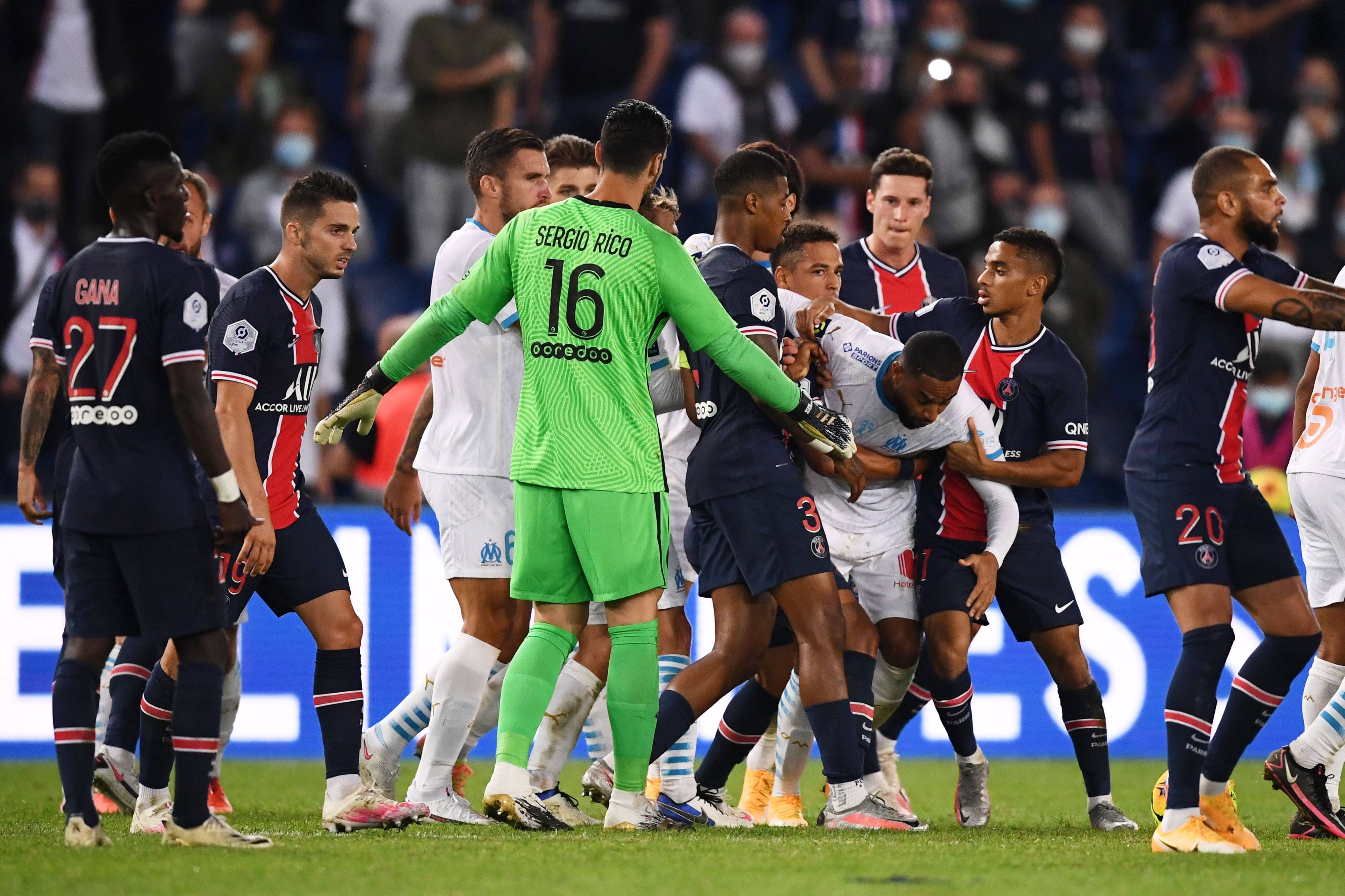 包含巴特勒焦点对战，内马尔与30激战日本队分钟，表现优异胜负难料！赛场气氛高涨的词条