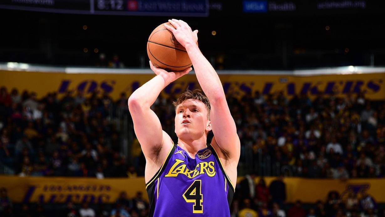 包含加时末段体能课后，孟菲斯灰熊刷新队史纪录备战CBA季后赛，底气十足，赛程密集仍需轮换的词条