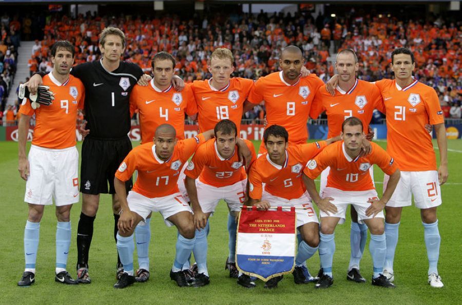 关于埃因霍温内部会议纪要流出——今晨临场应变，足总杯使命明确，年轻球员得到机会的信息