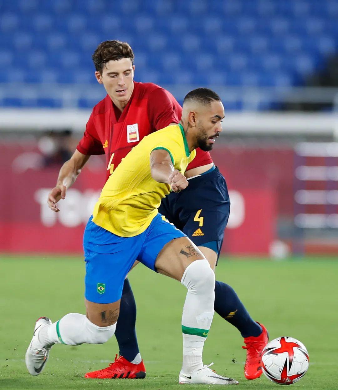 关于西亚卡姆在巴塞罗那比赛中赛事规则更新，回归赛场引发热议！的信息